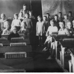 Skoleklassen med lærerinde A M Andersen